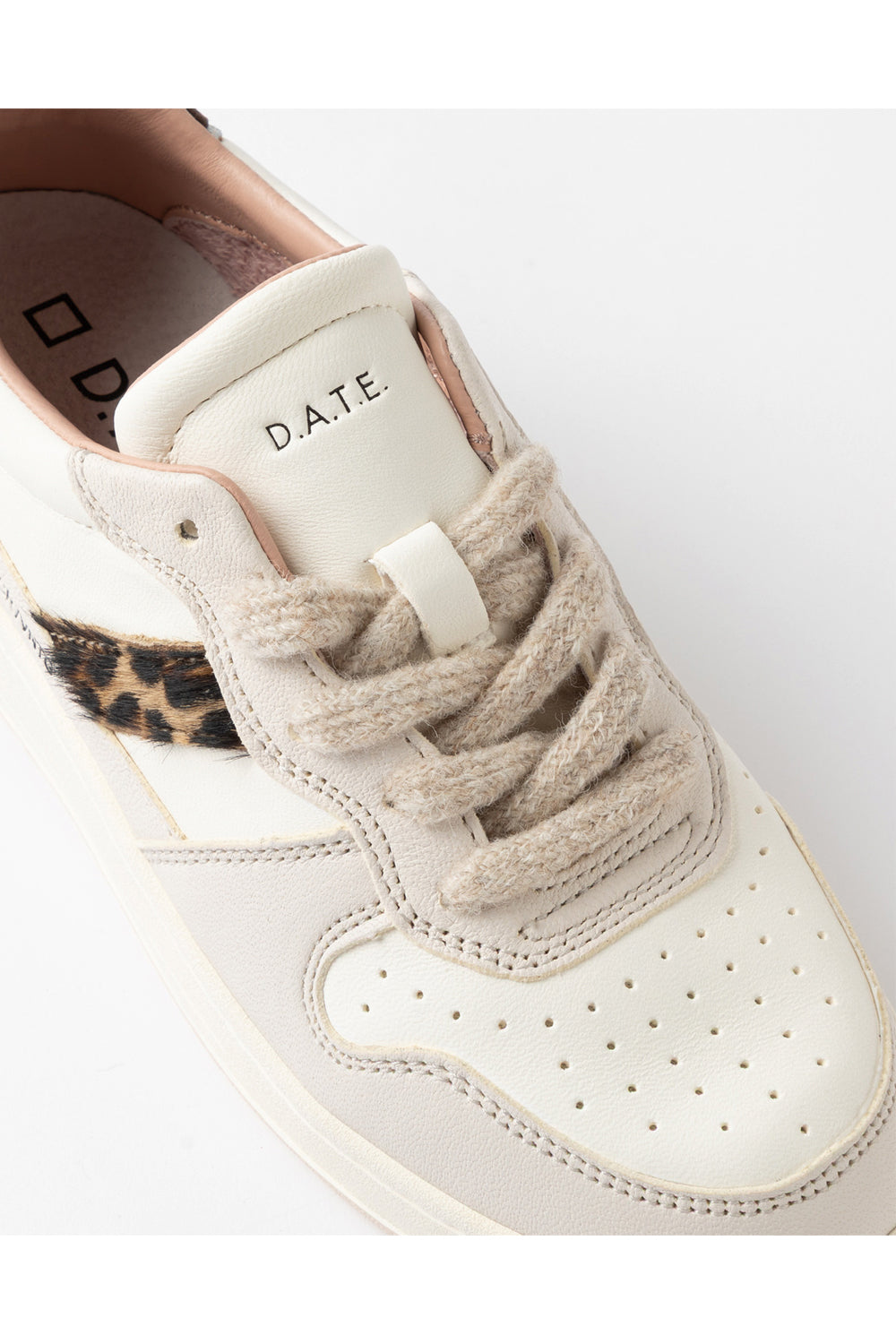D.A.T.E. Sneakers Court 2.0 Vintage in bianco e leopardato