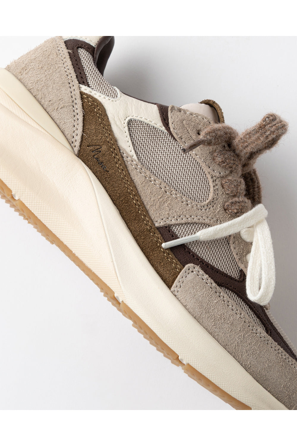 D.A.T.E. Sneakers Musa Mono in taupe