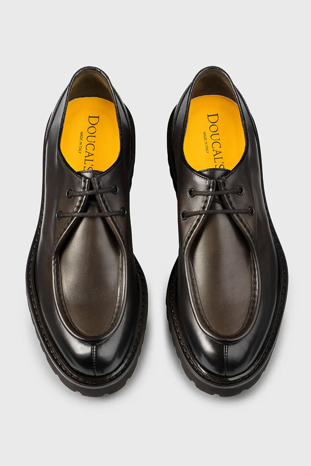 DOUCALS Stringata a due fori in pelle