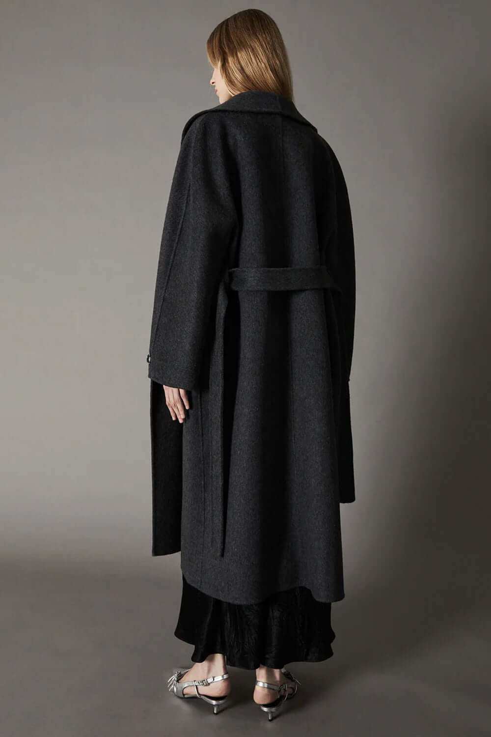 ISABELLE BLANCHE Cappotto in lana con collo sciallato e cintura Uncategorized ISABELLE BLANCHE