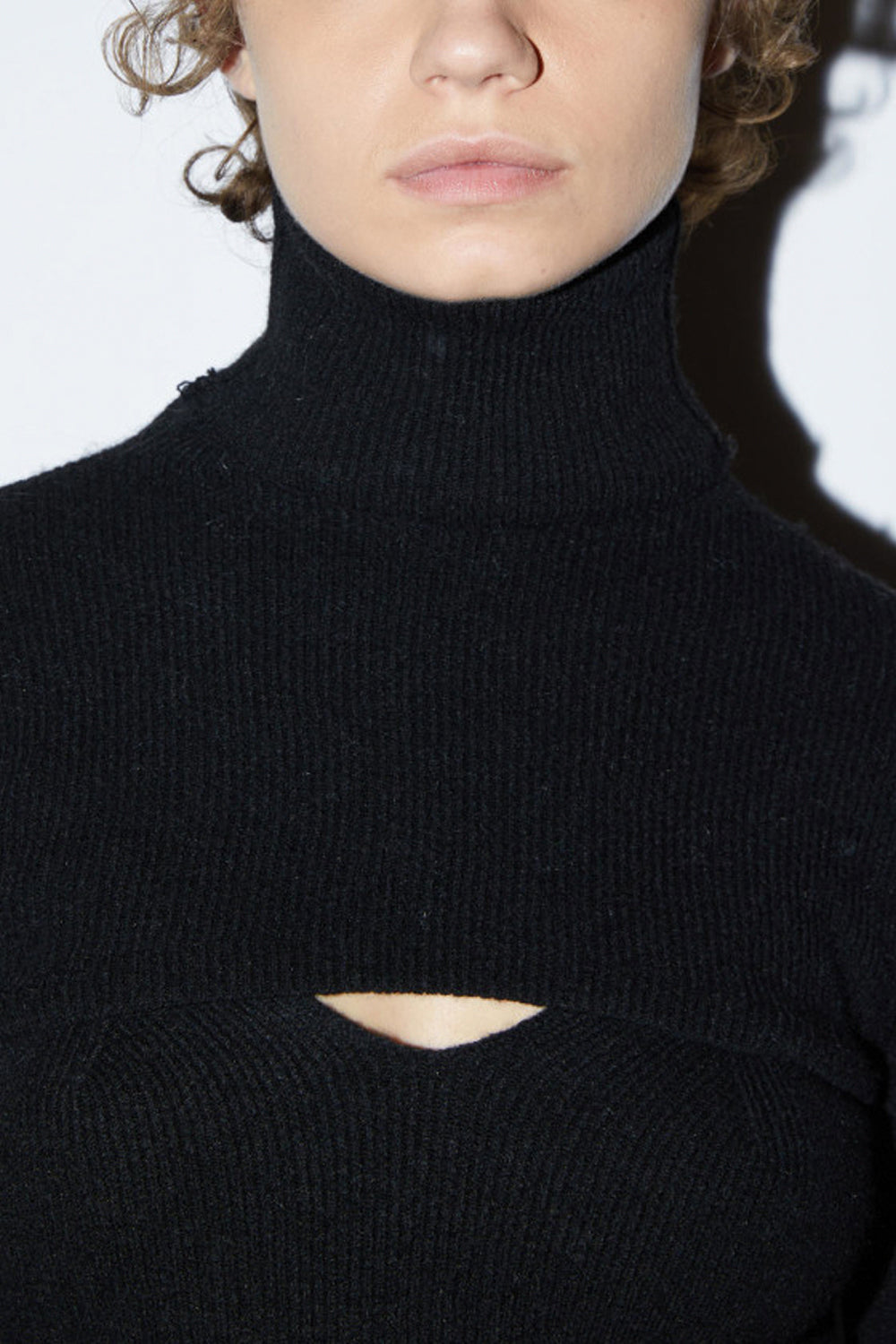 ISABELLE BLANCHE Maglia coprispalle con piume Uncategorized ISABELLE BLANCHE