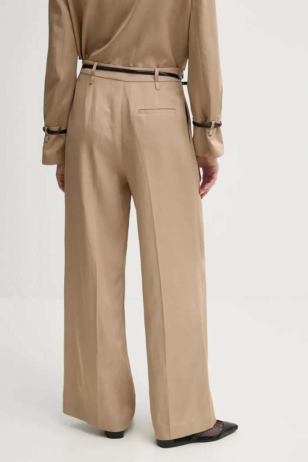 ISABELLE BLANCHE Pantalone con pieghe e cintura