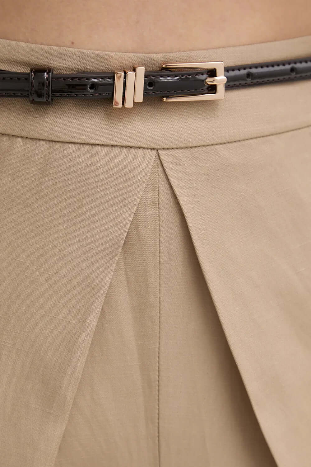 ISABELLE BLANCHE Pantalone con pieghe e cintura