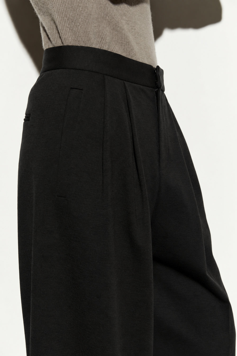 ISABELLE BLANCHE Pantalone gamba larga con pieghe