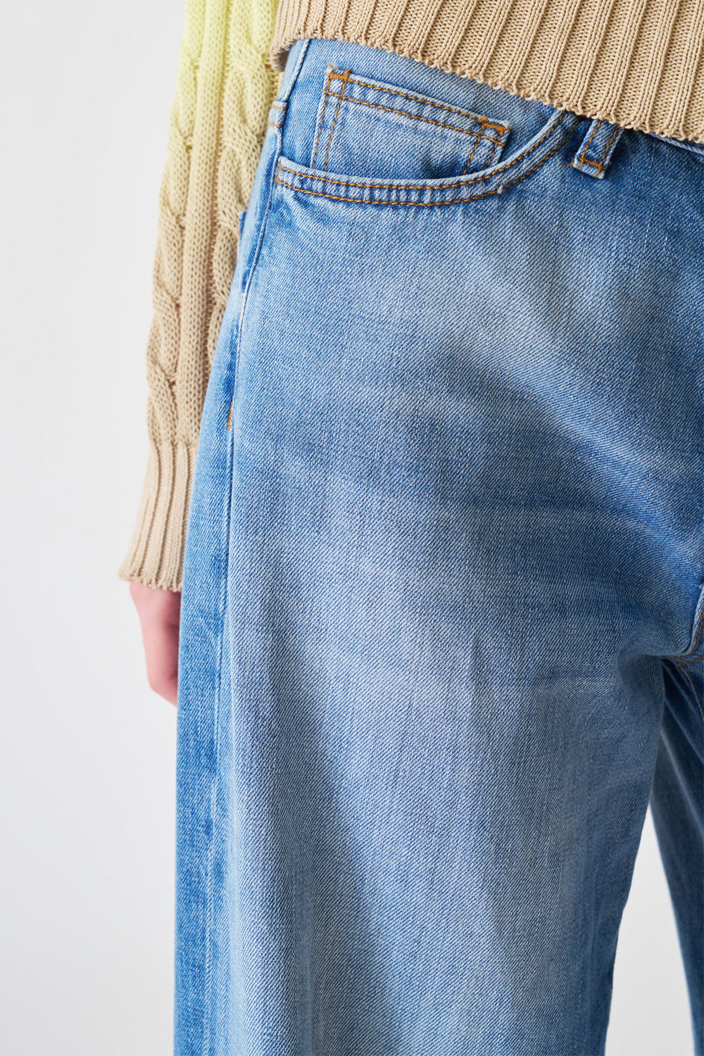 JUCCA Jeans Bella vita bassa e svasato JUCCA