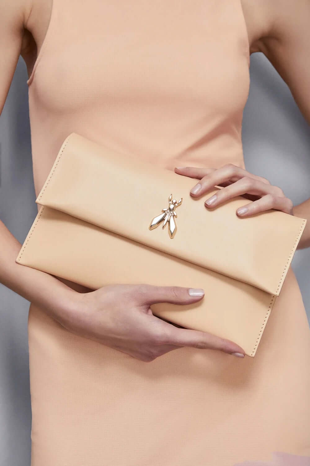 PATRIZIA PEPE Pochette Fly in pelle con catena Uncategorized PATRIZIA PEPE