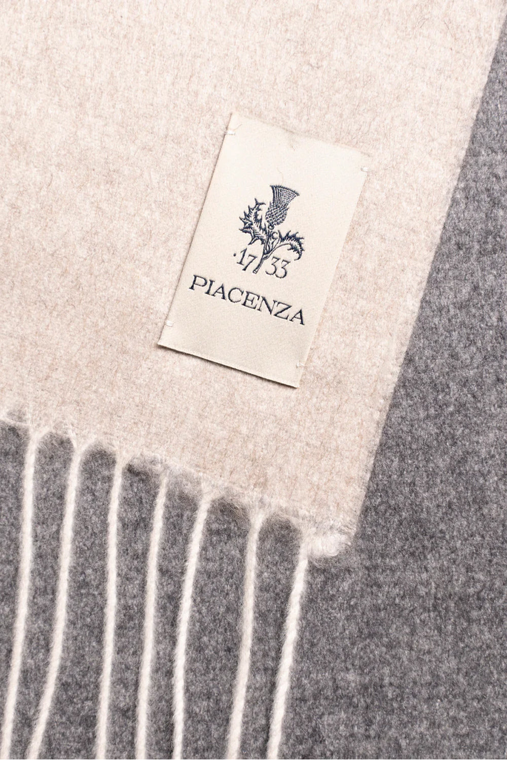 PiACENZA 1733 Sciarpa misto seta e cashmere Uncategorized PiACENZA 1733