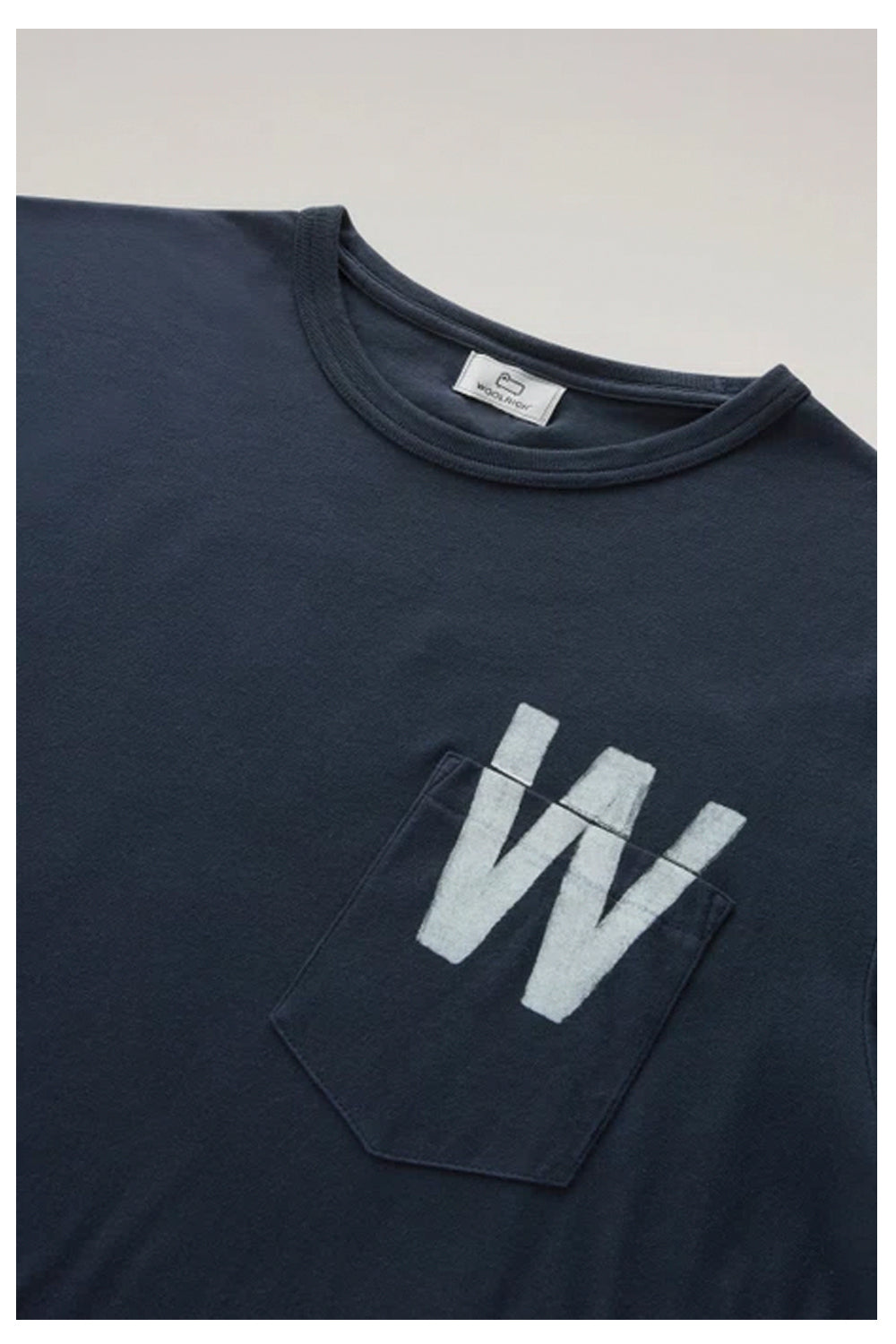 WOOLRICH T-shirt con stampa sul retro e taschino WOOLRICH