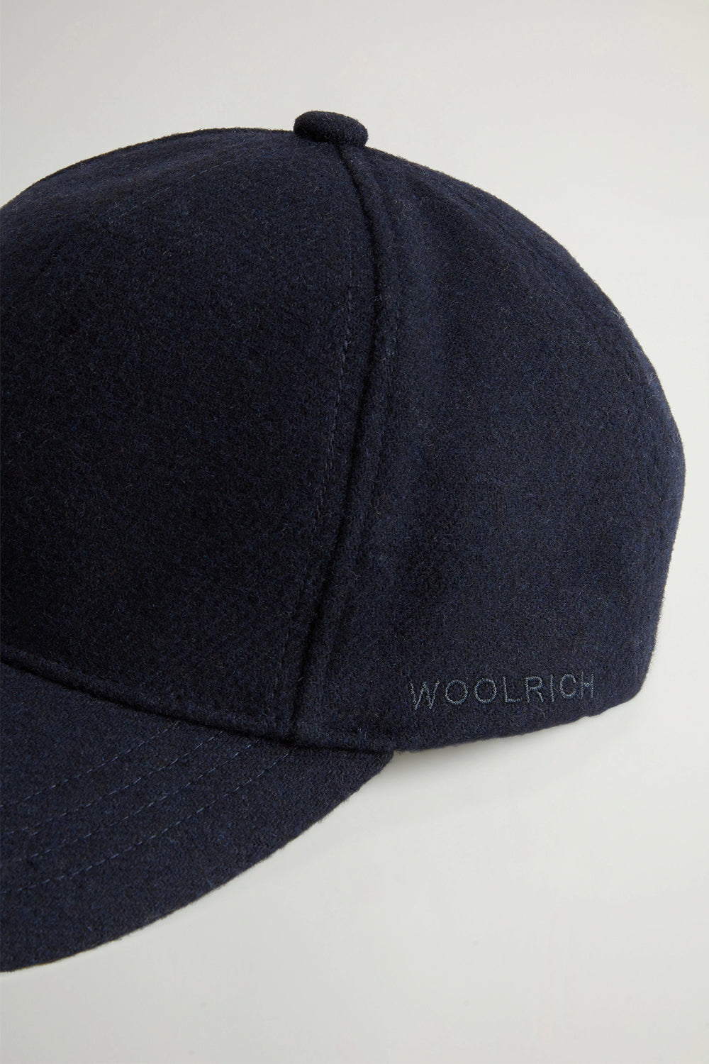 WOOLRICH Cappellino in misto lana italiana riciclata