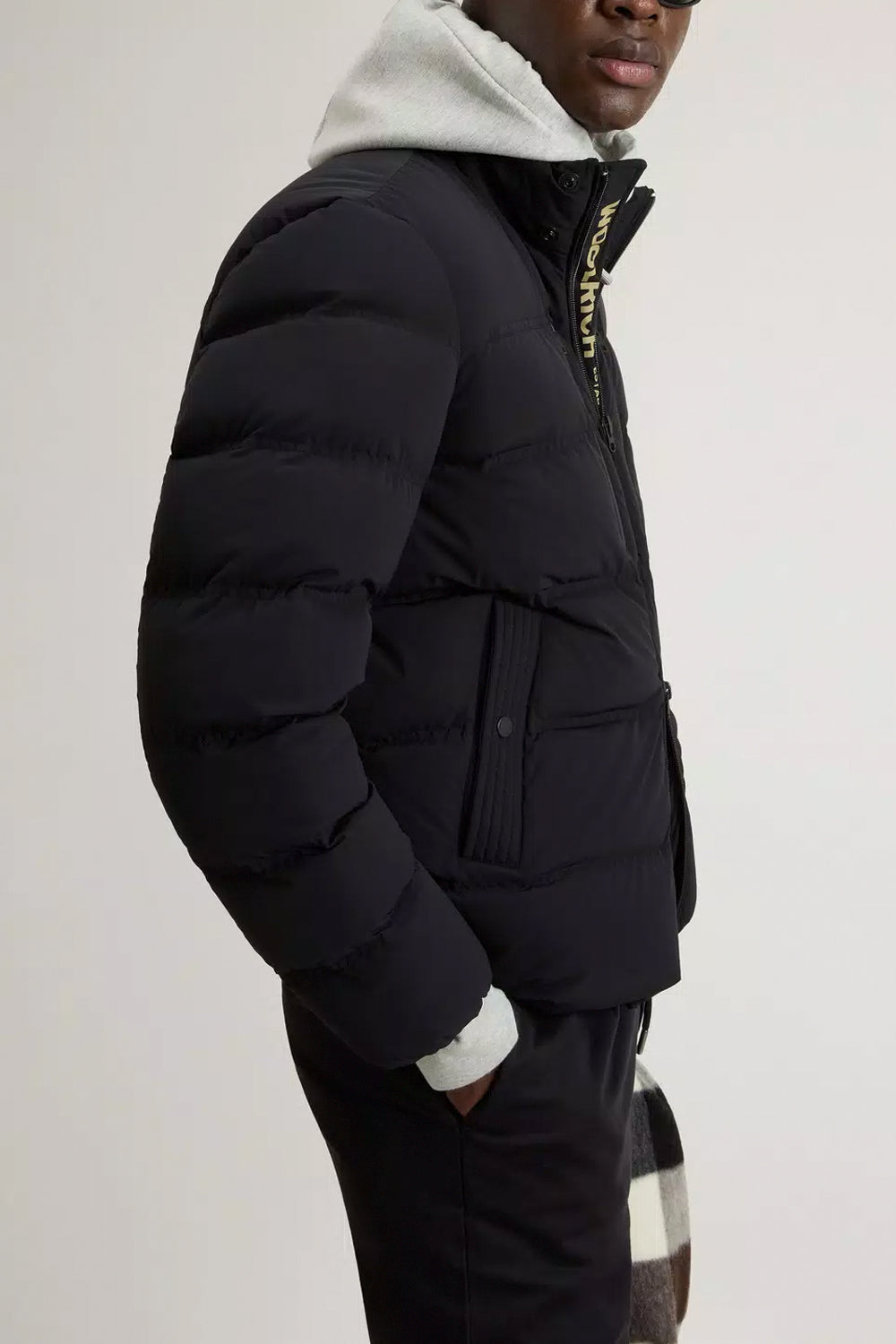 WOOLRICH Piumino in nylon elasticizzato con finitura opaca