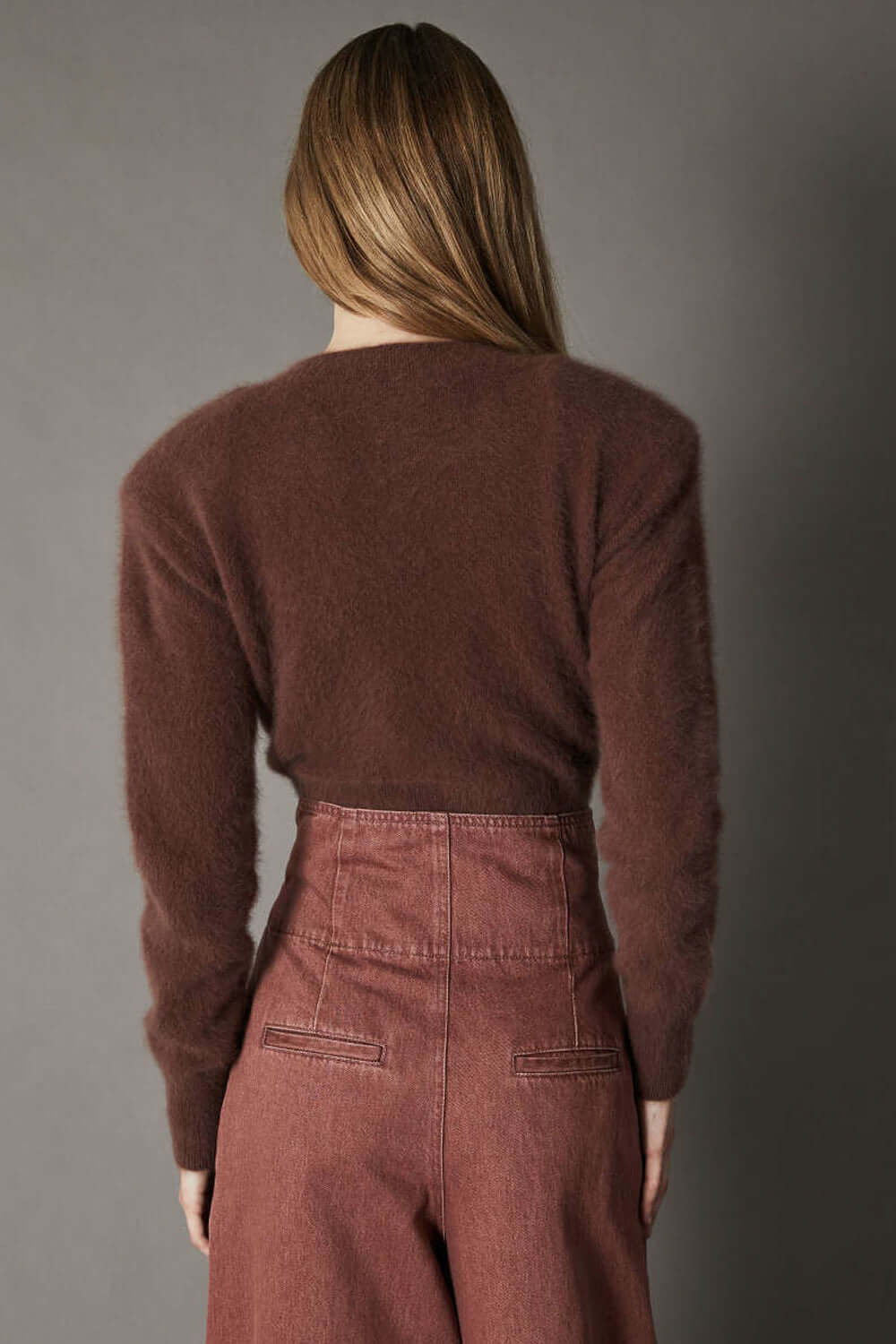 ISABELLE BLANCHE Cardigan in lana e volpe con spalline Uncategorized ISABELLE BLANCHE