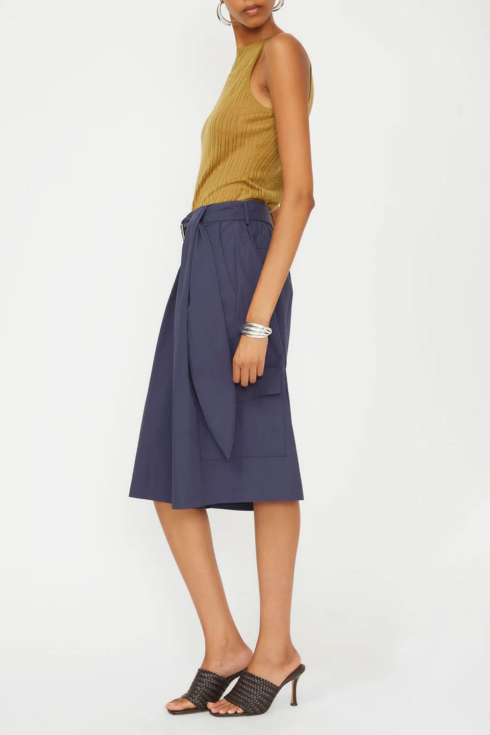 ISABELLE BLANCHE Bermuda con cintura foulard