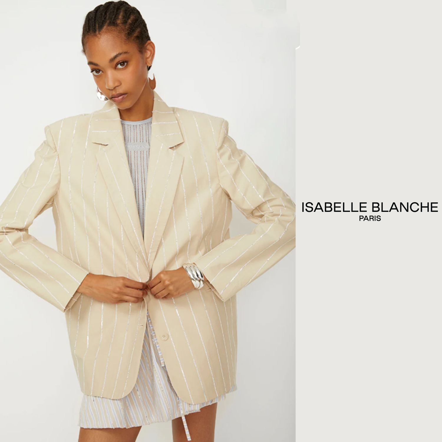 Isabelle blanche scopri la nuovissima collezione. Isabelle balnche è sinonimo di tendenza e di volumi sperimentali Isabelle Blanche