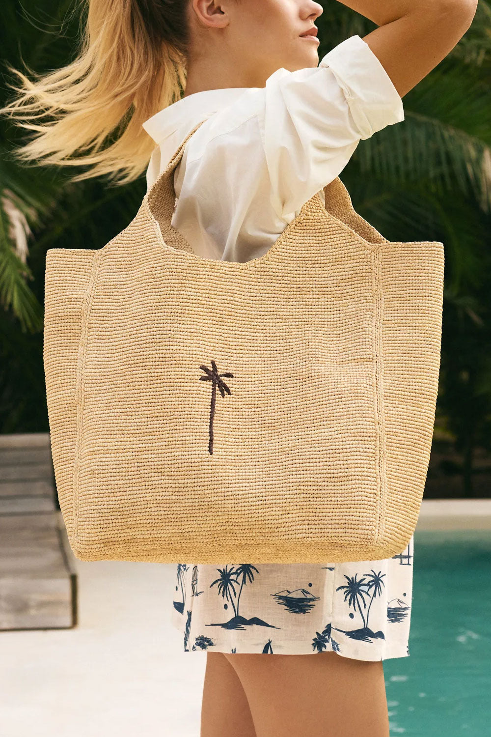 MANEBI Maxi Tote in Rafia