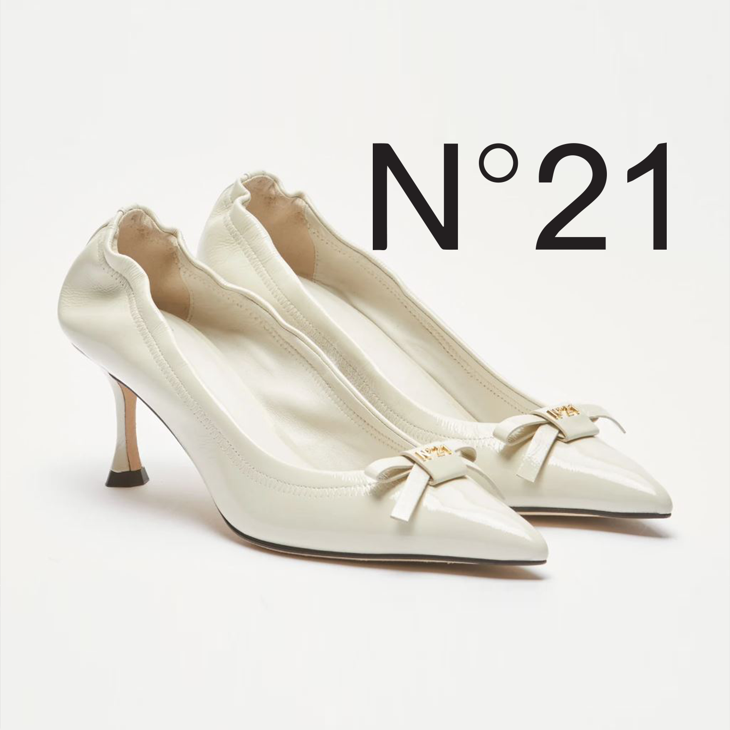 N°21 la linea firmata Alessandro Dell'Acqua di uno stile inconfondibile per un look alla moda contemporanea ma senza eccessi..n21 uomo e donna
