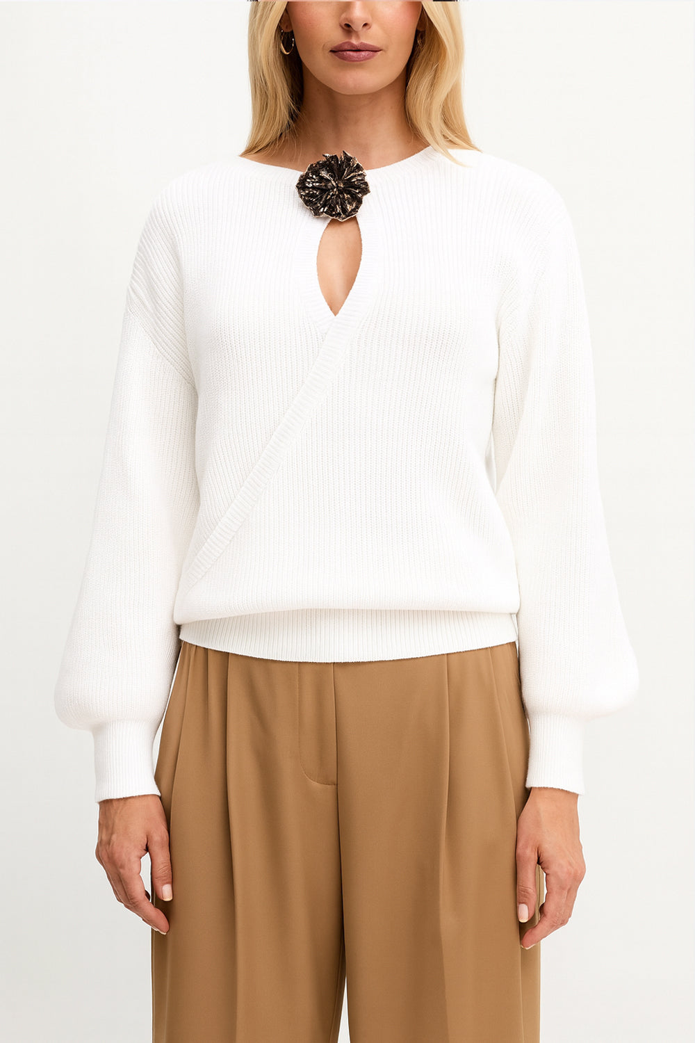 SIMONA CORSELLINI Maglia scollo barca con fiore in perline e pailettes