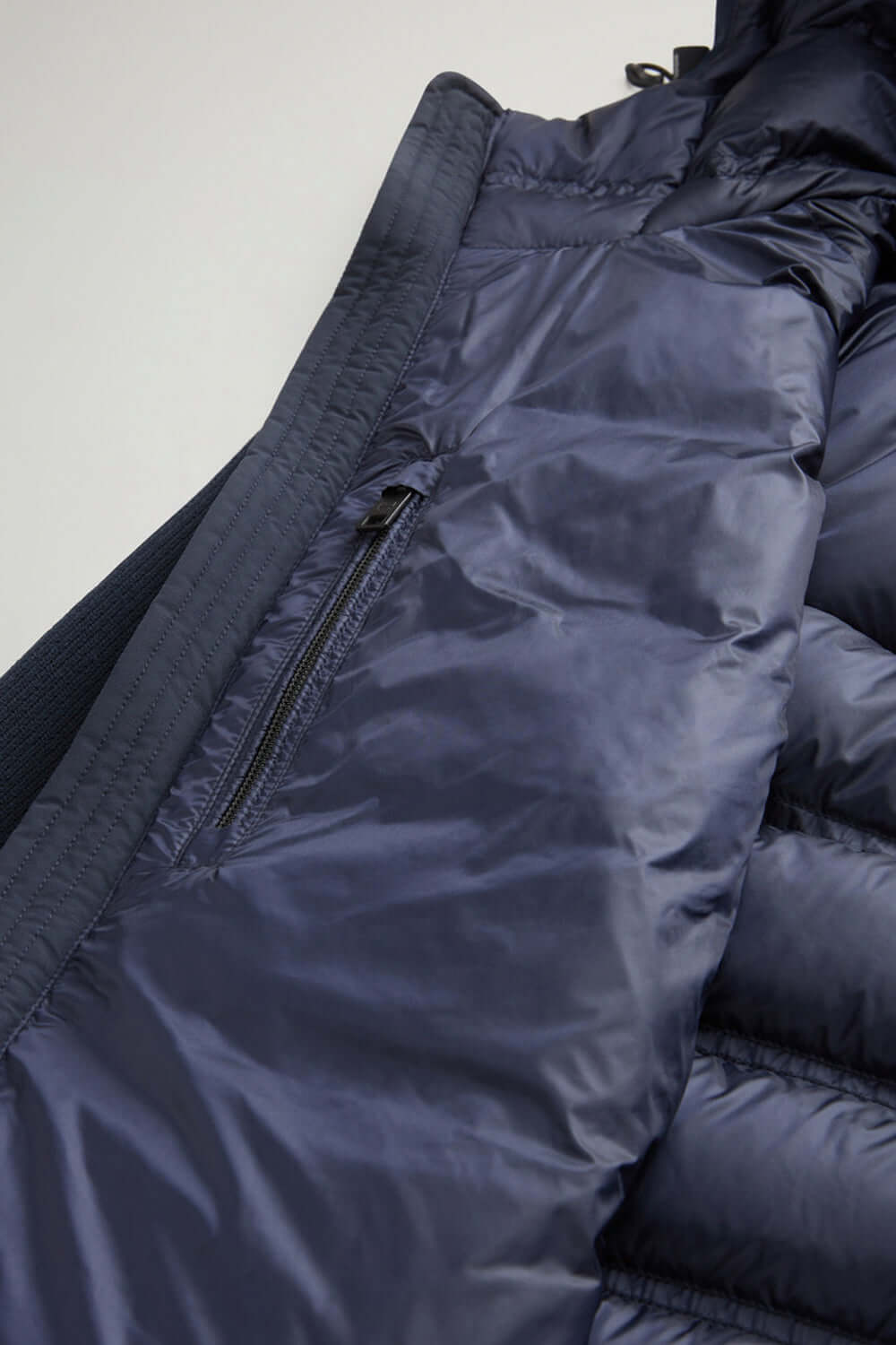 WOOLRICH Giacca ibrida Bering in nylon elasticizzato con finitura opaca Uncategorized WOOLRICH