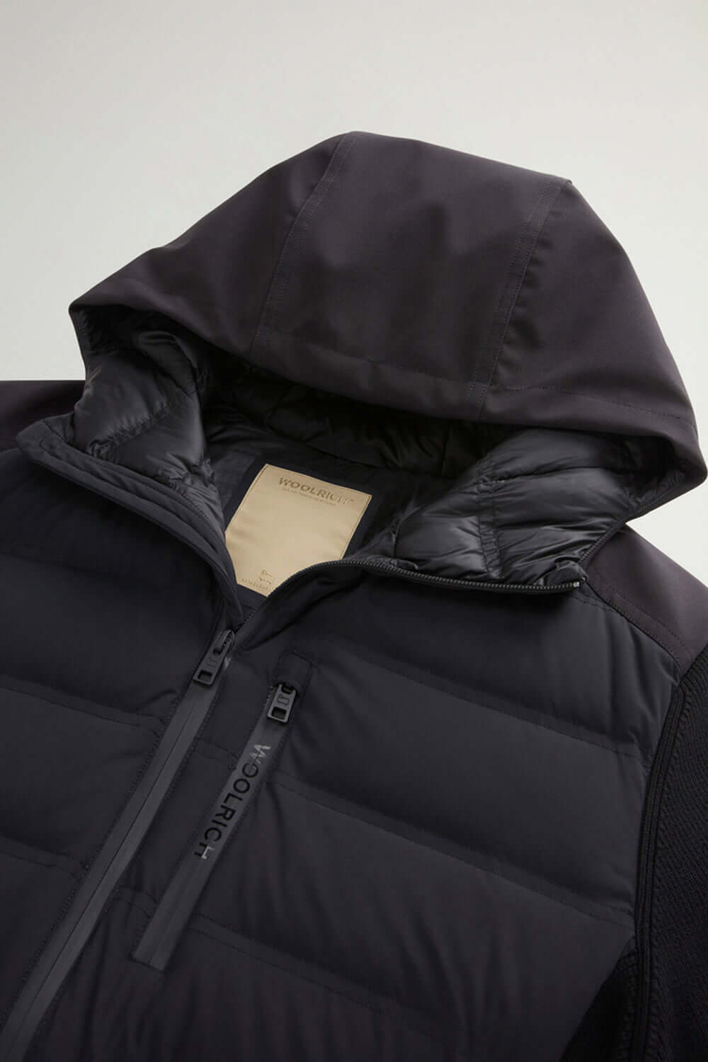 WOOLRICH Giacca ibrida Bering in nylon elasticizzato con finitura opaca Uncategorized WOOLRICH