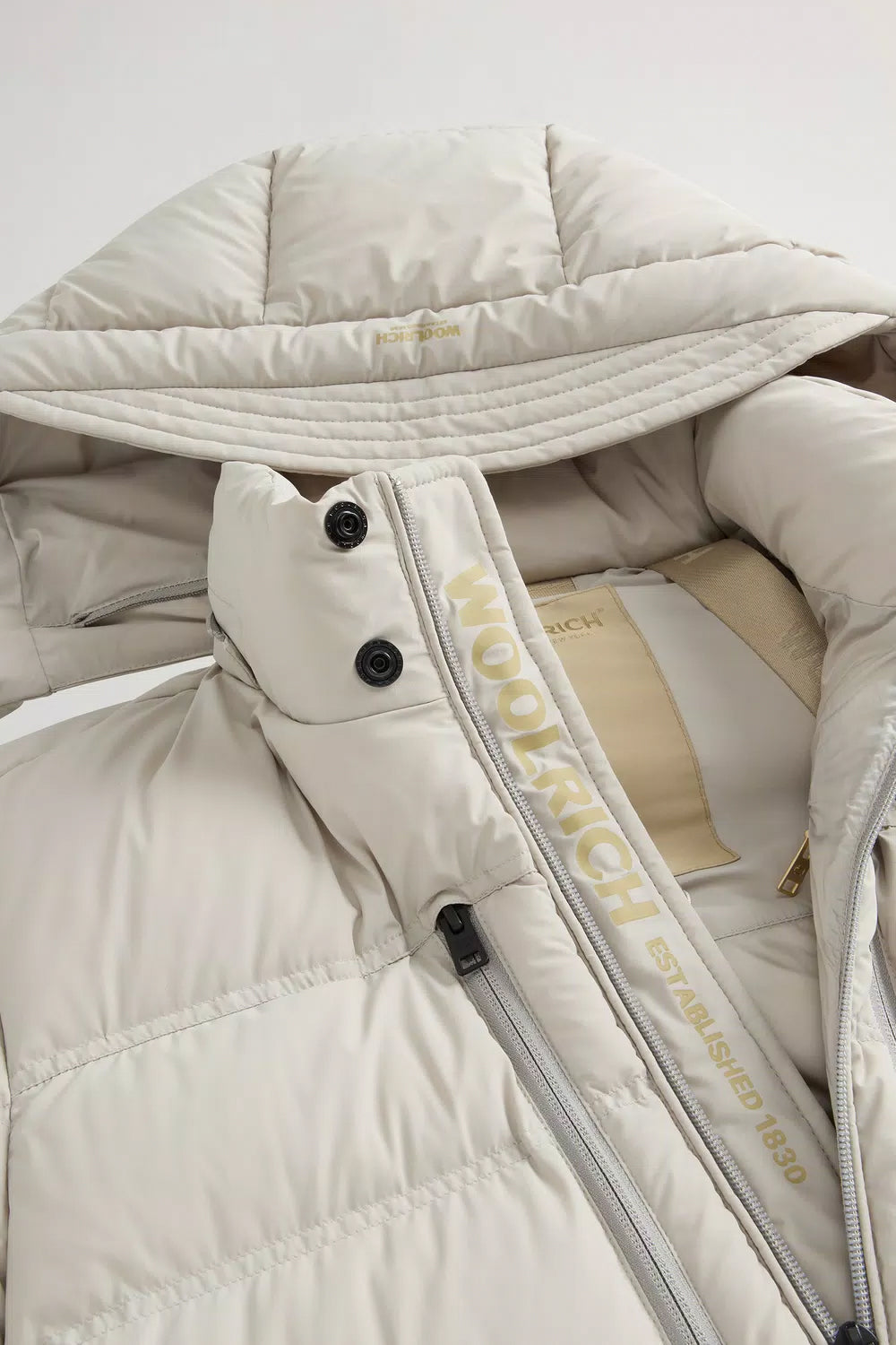 WOOLRICH Piumino in nylon elasticizzato con finitura opaca