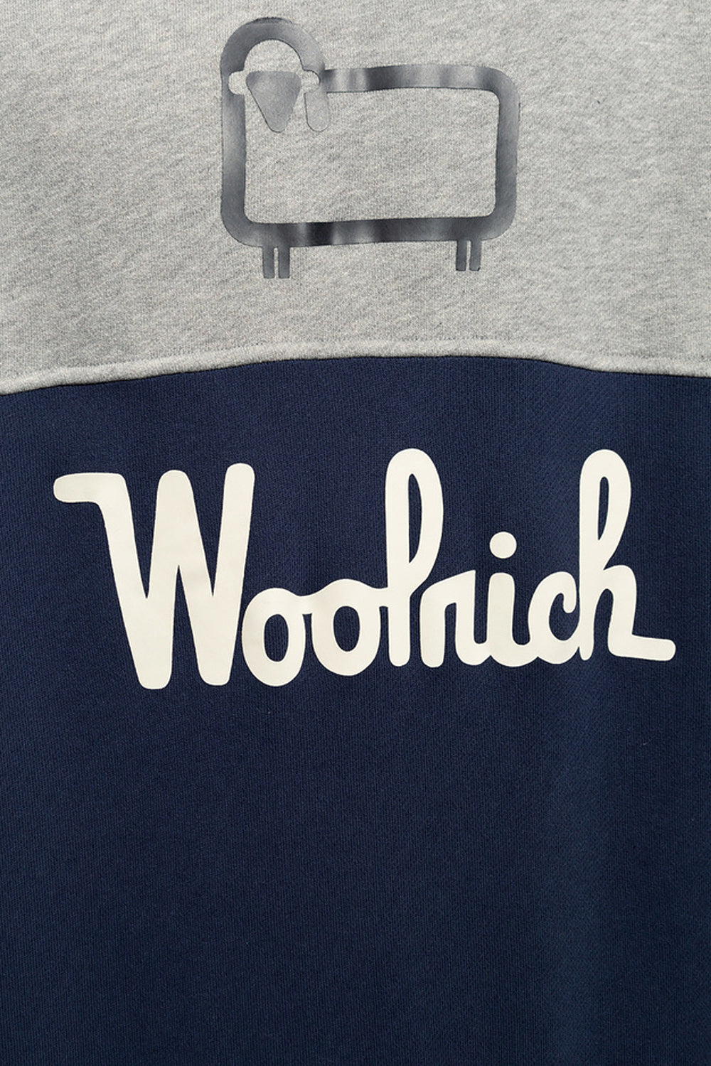 WOOLRICH Felpa Color Block: Cappuccio, Logo e Stile Vintage